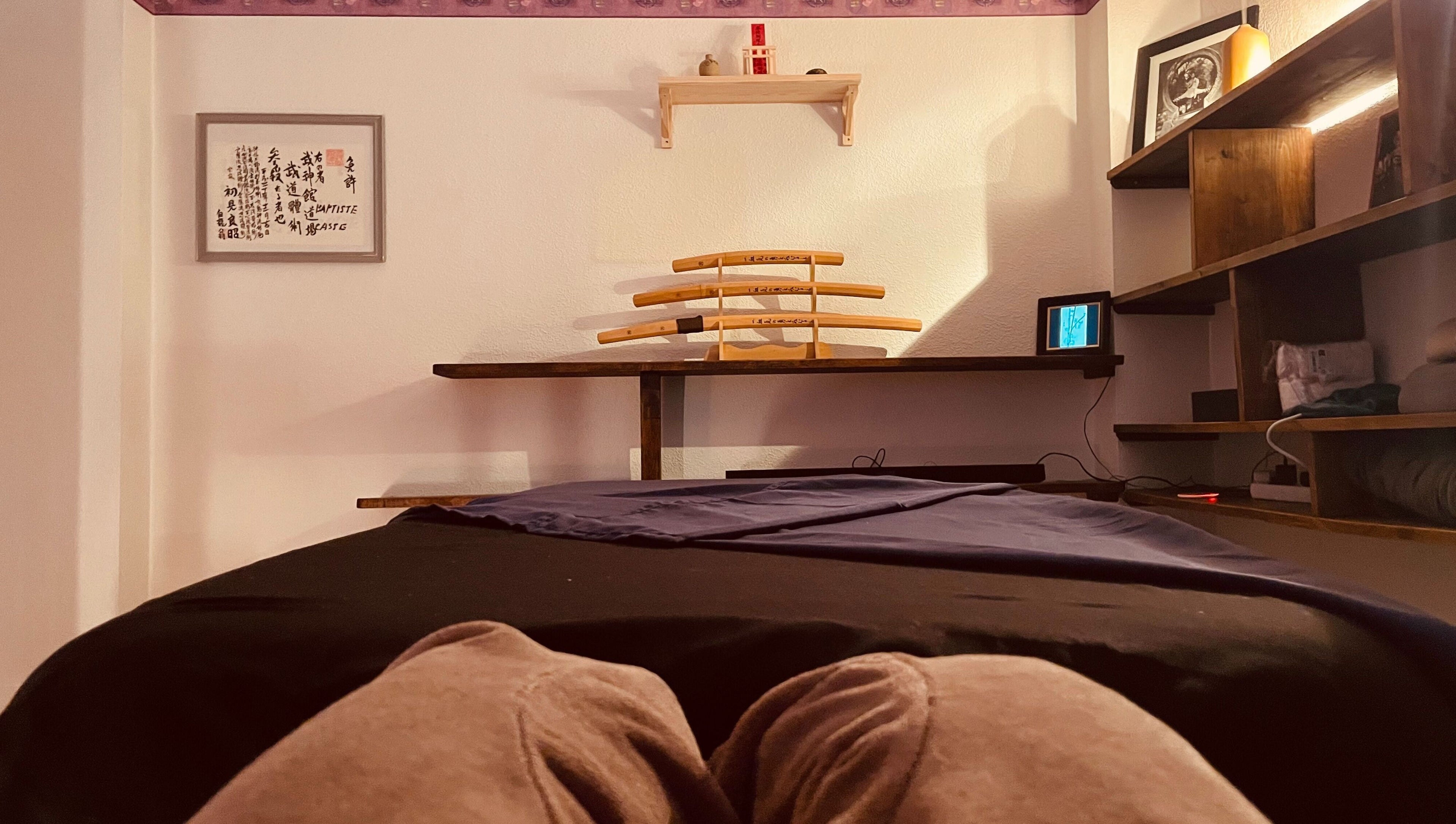 Salle de relaxation au Kigen, Le Pont-de-Claix, Auvergne-Rhône-Alpes, FR avec décoration asiatique apaisante.