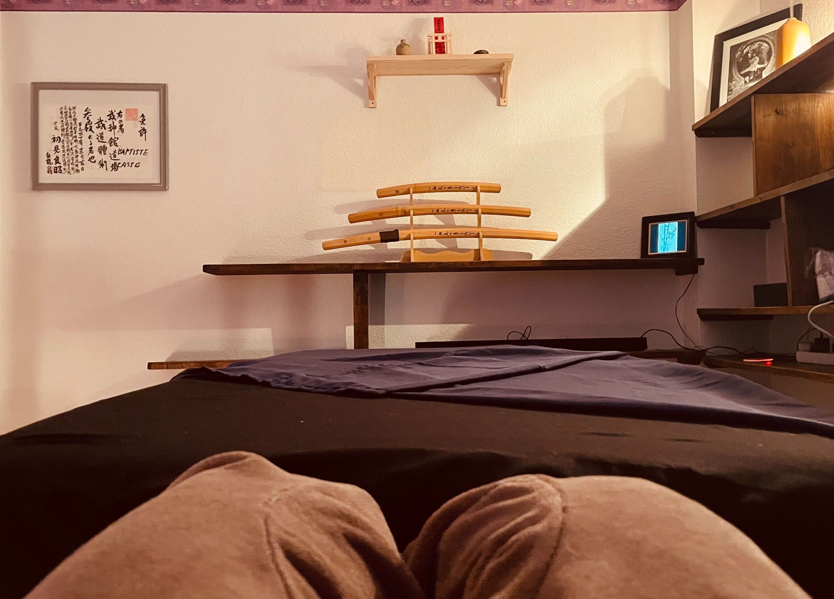 Salle de relaxation au Kigen, Le Pont-de-Claix, Auvergne-Rhône-Alpes, FR avec décoration asiatique apaisante.