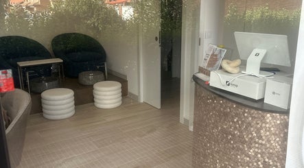 Área de recepción de Loome Studio, Valdemoro, Comunidad De Madrid, ES, con muebles modernos.