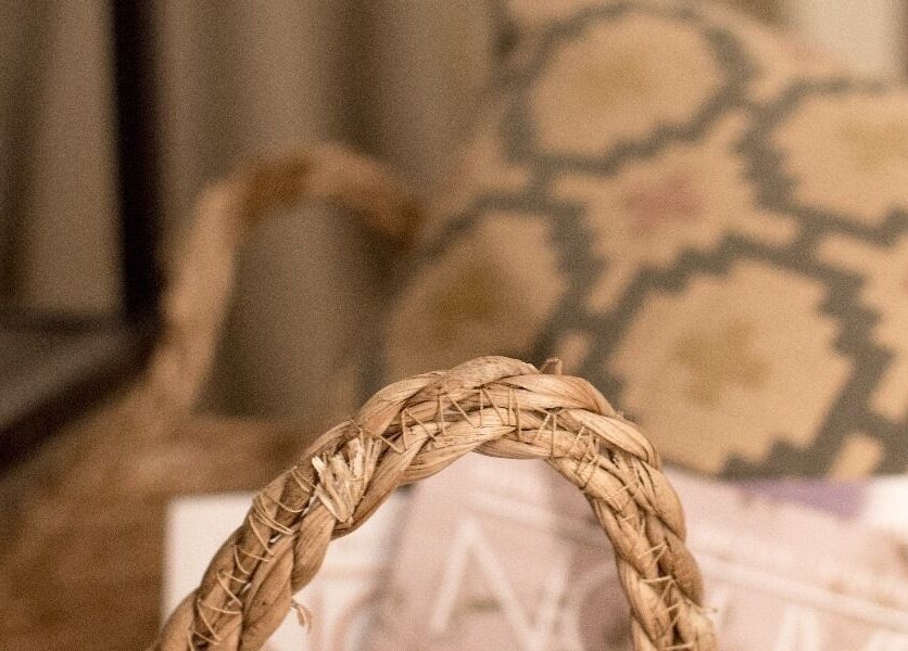 Stilvoller Korb im Omorphia Mou, Karlsruhe, Baden-Württemberg, DE, für entspanntes Ambiente.