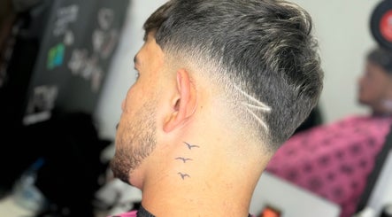Detailed side view of a trendy haircut at Kalfon Barbershop, ראשון לציון, מחוז המרכז, IL.