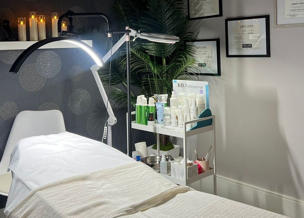Beauty treatment room at Lini's Cosmetics, Vaughan, Ontario, CA, featuring modern equipment and soothing decor.