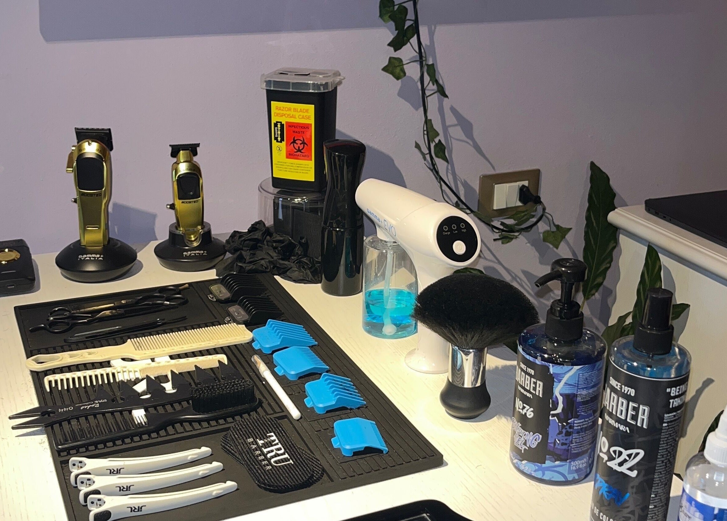 Barber tools at Barberstar in Feltre, Veneto, IT, showcasing premium grooming essentials.