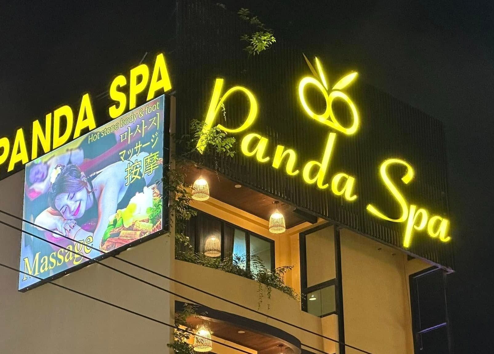 Biển hiệu đèn LED nổi bật của Panda Spa tại Đà Nẵng, Đà Nẵng, VN.