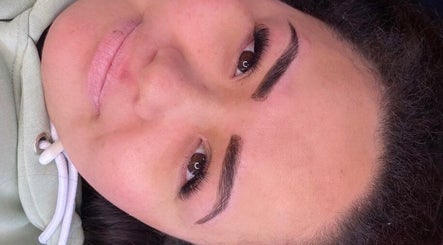 Close-up of eyelash extensions at Luxury Lashes, Ōtaki, Wellington Region, NZ, showcasing expert artistry.