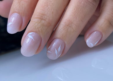 Nail art élégant à Morgane, Fée des Ongles, Le Chay, Nouvelle-Aquitaine, FR.
