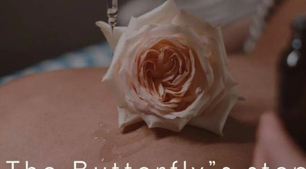 Λουλούδι τριαντάφυλλου στον χώρο Massage studio-spa στο Ginsheim-gustavsburg, Hessen, DE.