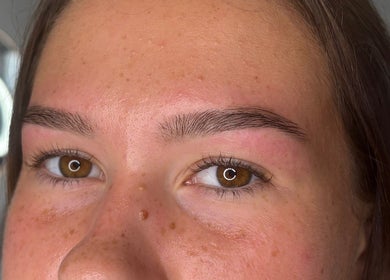 Perfectly shaped eyebrows at Molly Freya Beauty, Royal Leamington Spa, England, GB.