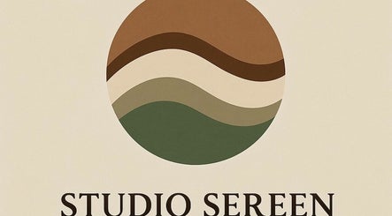 Logo van Studio Sereen met golven, gevestigd in Bedum, Groningen, NL.