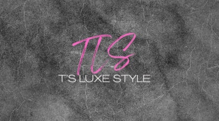 Chic T's Luxe Styles logo on a textured background in San Juan, San Juan-laventille Regional Corporation, TT.