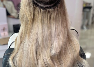 Blonde hair extensions expertly applied at lengthsbygi, Kirkintilloch, Scotland, GB salon.