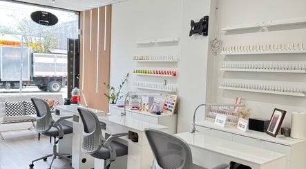 Glossé Nails salon interior with manicure stations in Vancouver, British Columbia, CA.