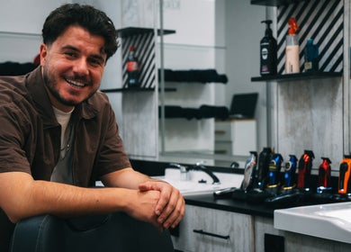 Friseur bei LocoBlendzz | Haarstudio Sevencan in Kufstein, Tirol, AT, mit modernem Stylingbereich.