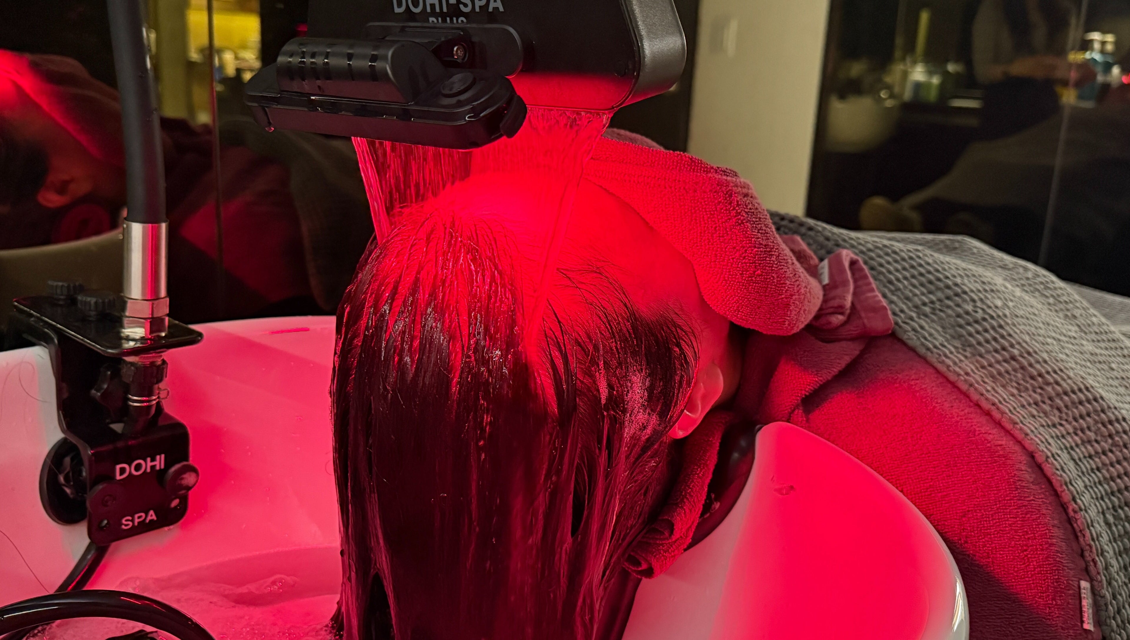 Relaxing LED scalp treatment at 이철헤어커커 명동2호점 LeeChul HairKerker Myeongdong 2nd Branch, Seoul, KR.