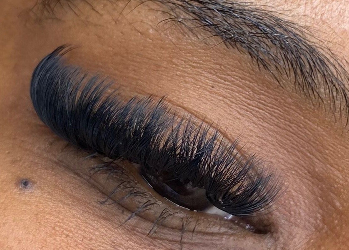 Close-up of voluminous lashes at LuvLashes in Willemstad, Curaçao, CW.