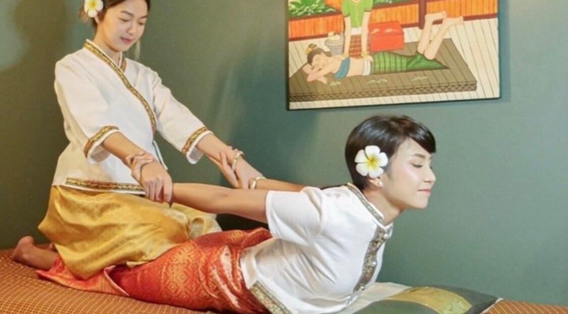 Authentic Thai massage at Jasmine Thaispa in Shinjuku City, Tokyo, JP enhances relaxation and well-being.