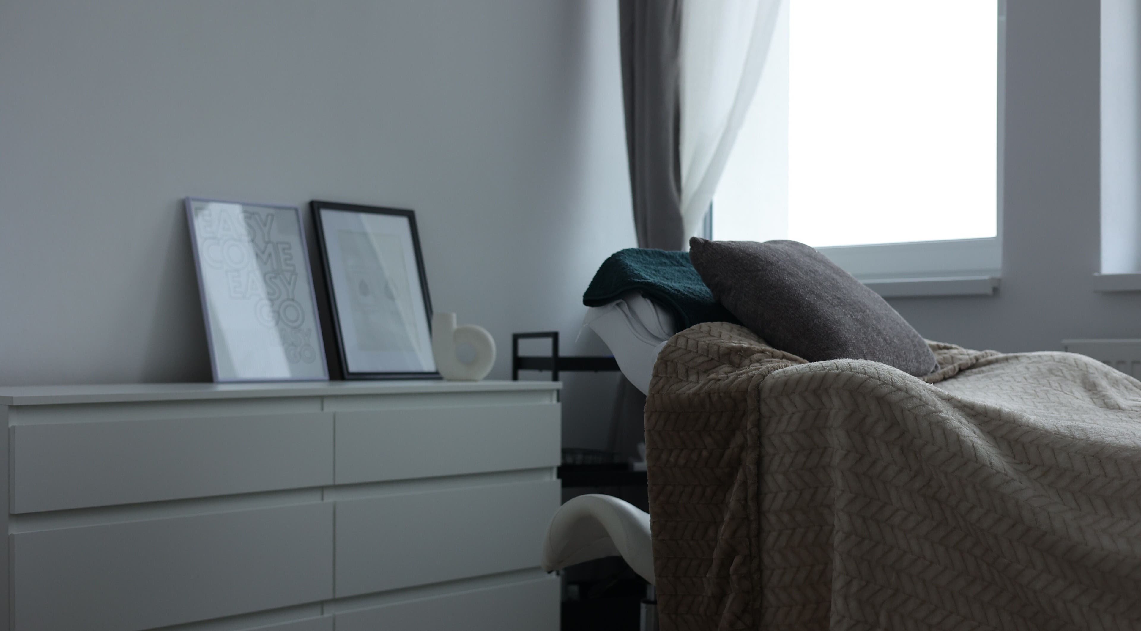 Modern relaxační prostor v NŪSYE STUDIO, Žilinský Kraj, Žilinský Kraj, SK s pohodlným lůžkem.