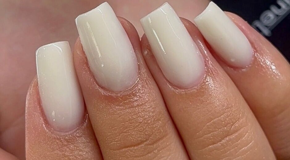 Nail art élégant chez Ily nail’s, Saint-étienne, Auvergne-rhône-alpes, FR.