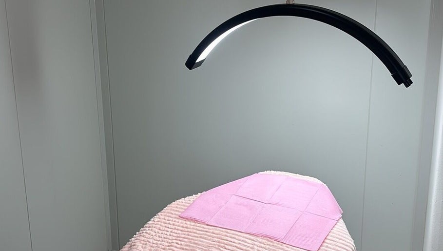 Pretty Kitty relaxing spa bed in Mount Hawthorn, Western Australia, AU with soft pink linen.