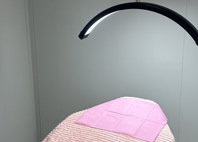 Pretty Kitty relaxing spa bed in Mount Hawthorn, Western Australia, AU with soft pink linen.