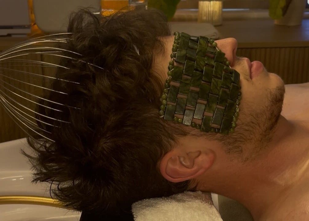 Relaxing head massage and jade face mask at The HEAD SPAce Cambridgeshire, Huntingdon, England, GB.