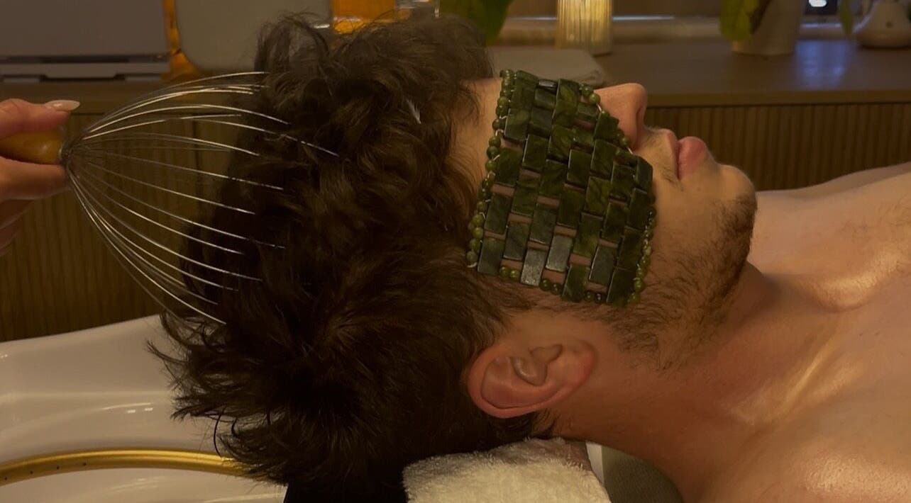 Relaxing head massage and jade face mask at The HEAD SPAce Cambridgeshire, Huntingdon, England, GB.