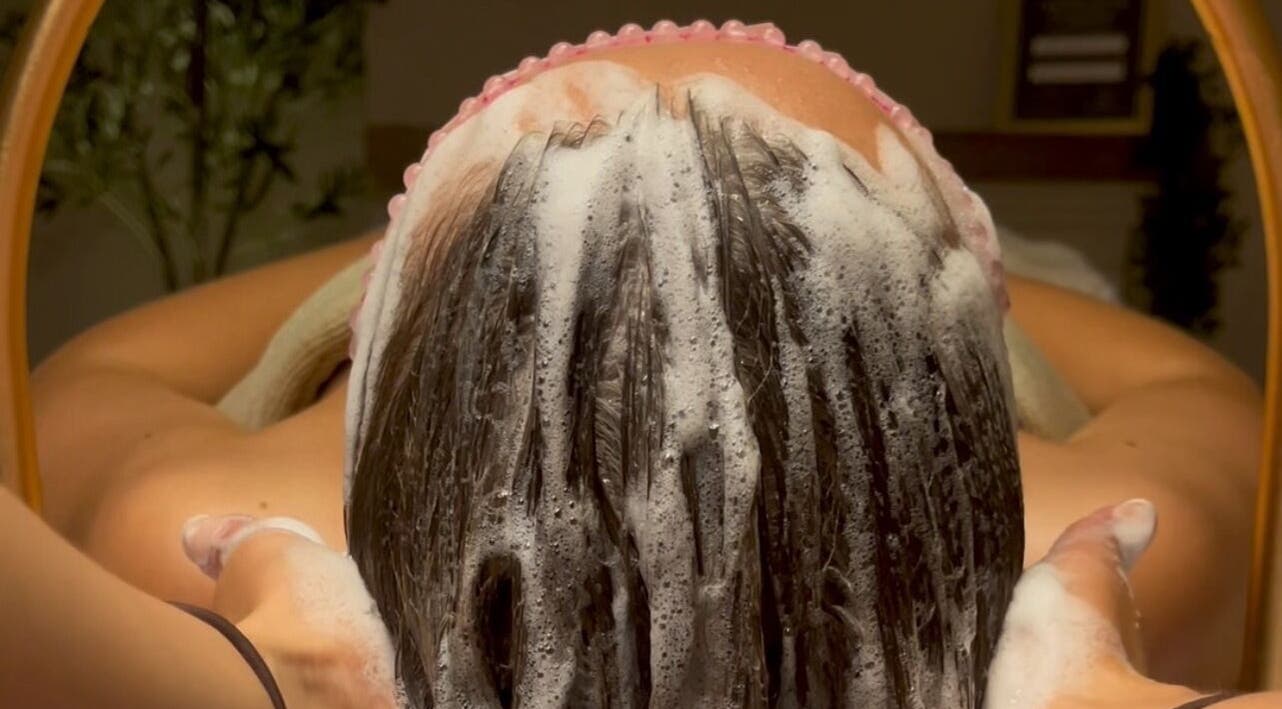 Indulge in The HEAD SPAce Cambridgeshire’s soothing hair treatment in Huntingdon, England, GB for relaxation.
