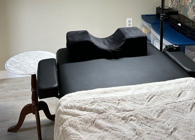 Cozy treatment bed at Lashes by Abbey in Simcoe, Ontario, CA, ready for a luxurious beauty session.