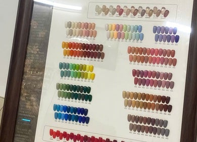 Bảng màu sơn móng đa dạng tại Tn Nails, Thành Phố Cần Thơ, Cần Thơ, VN.