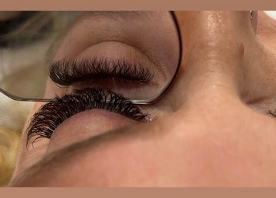 Cils volumineux à L’instant Précieux de Clara 🌸 à Batilly, Grand Est, FR. Beauté sublime.