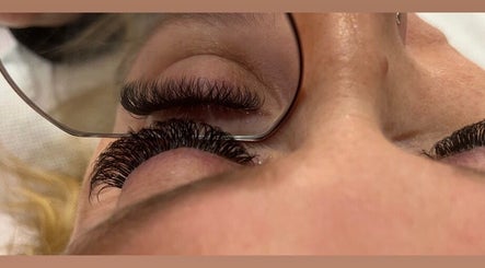 Cils volumineux à L’instant Précieux de Clara 🌸 à Batilly, Grand Est, FR. Beauté sublime.