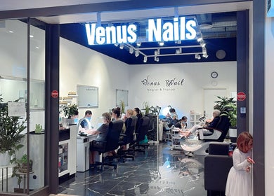 Venus Nails Kristianstad tại Kristianstad, Skåne Län, SE, nổi bật với không gian chăm sóc móng hiện đại.