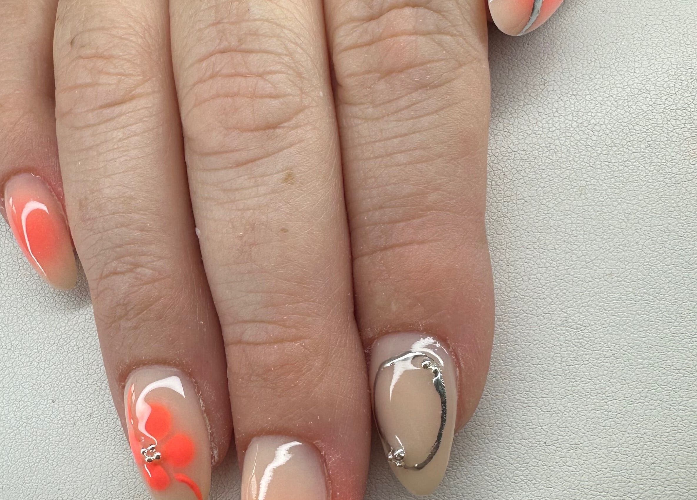 Design d'ongles élégant à Saulx Beautiful, Le Bouchon-sur-saulx, Grand Est, FR. Nail art moderne.