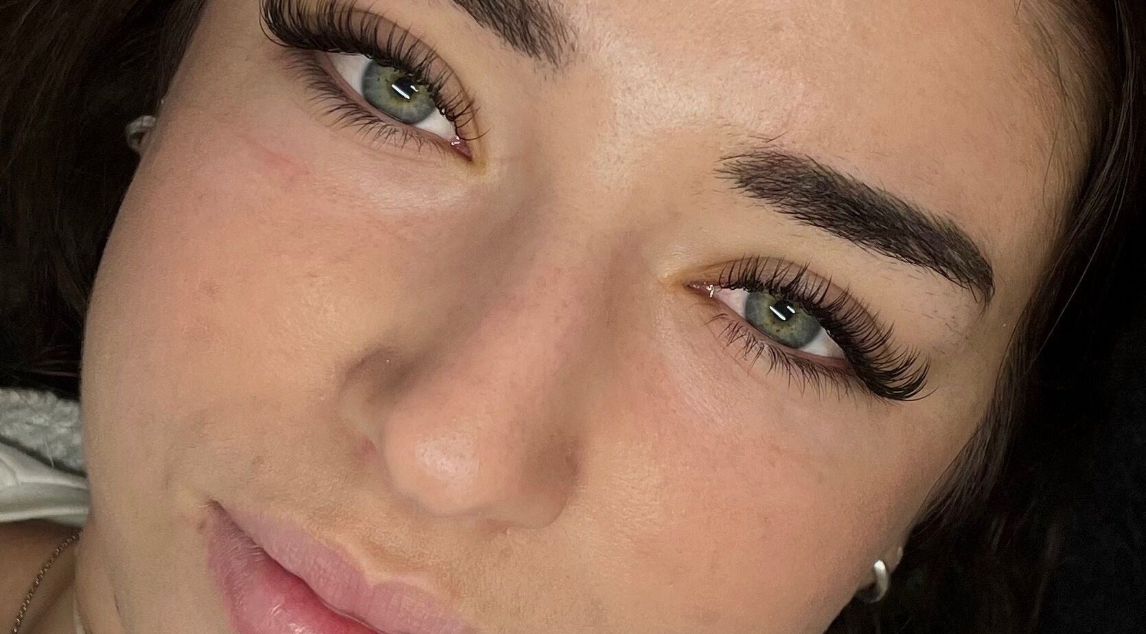 Extension de cils réalisée par Beauty by K - Kami Nails à Montpellier, Occitanie, FR.