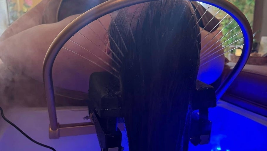 Client enjoying a steam treatment at HABE BEAUTY, Kangaroo Flat, Victoria, AU for ultimate relaxation.