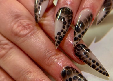 Elegant nail art design at HABE BEAUTY, Kangaroo Flat, Victoria, AU.