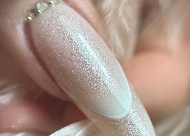 Brokatowe paznokcie w BEAUTY ROOM Wiktoria, Skarżysko-kamienna, Województwo Świętokrzyskie, PL