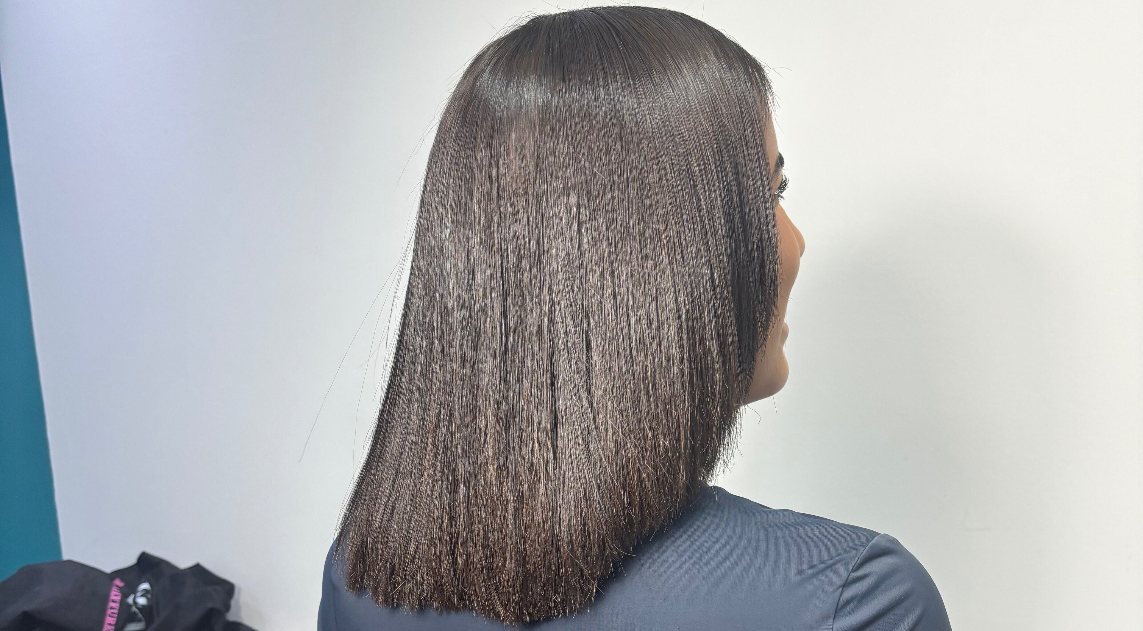 Cheveux lisses et brillants, coiffés chez Bella C Hair, Le Lamentin, MARTINIQUE, FR.