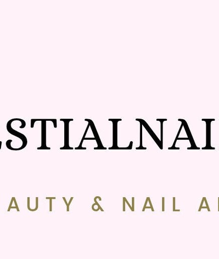 Logo de Bestialnails, establecido en Toledo, Castilla-la Mancha, ES, sobre fondo rosa claro.