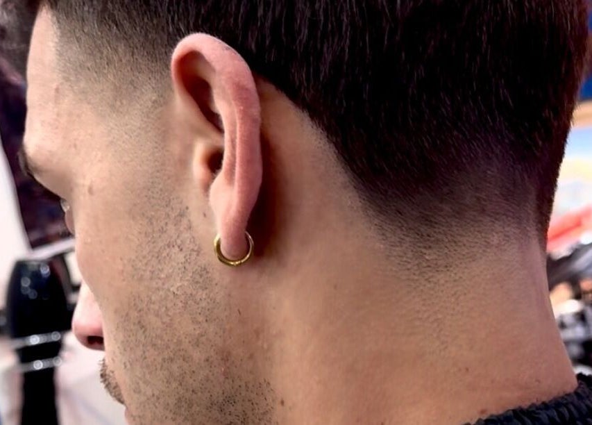 Taglio di capelli sfumato presso Barberoldschool-Napoli, Napoli, Campania, IT.