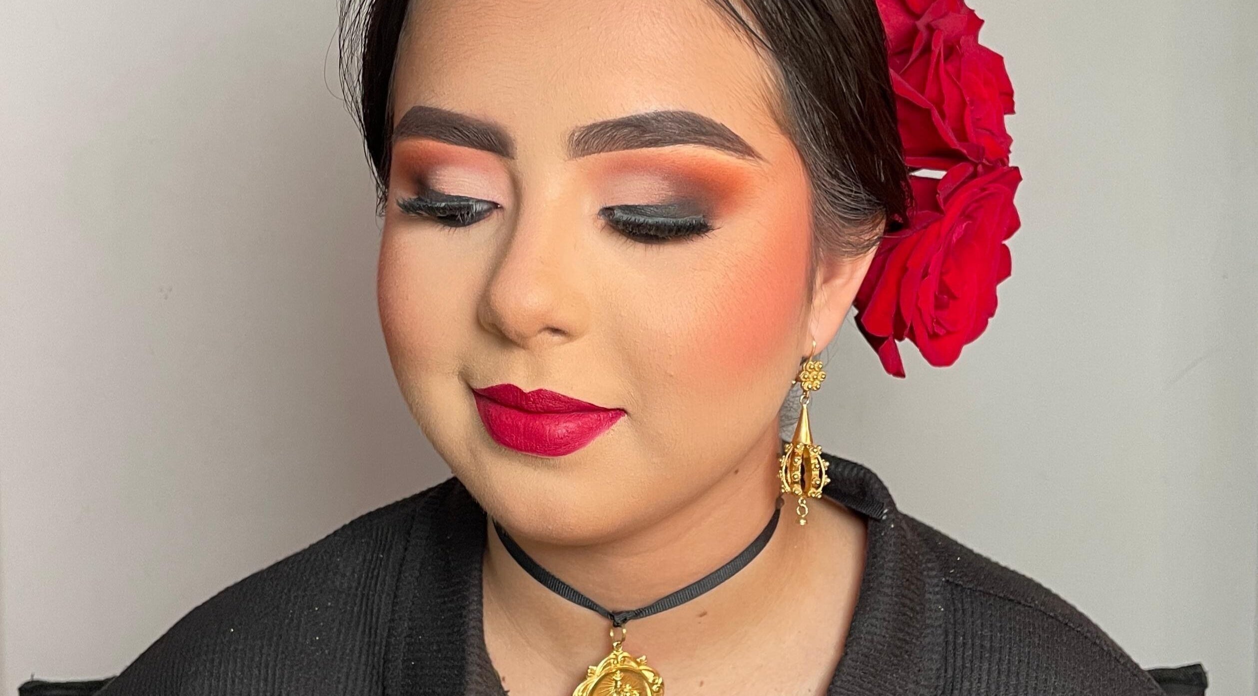 Mujer con maquillaje flamenco en GÜZEL LAS TABLAS, Las Tablas, Provincia De Los Santos, PA.