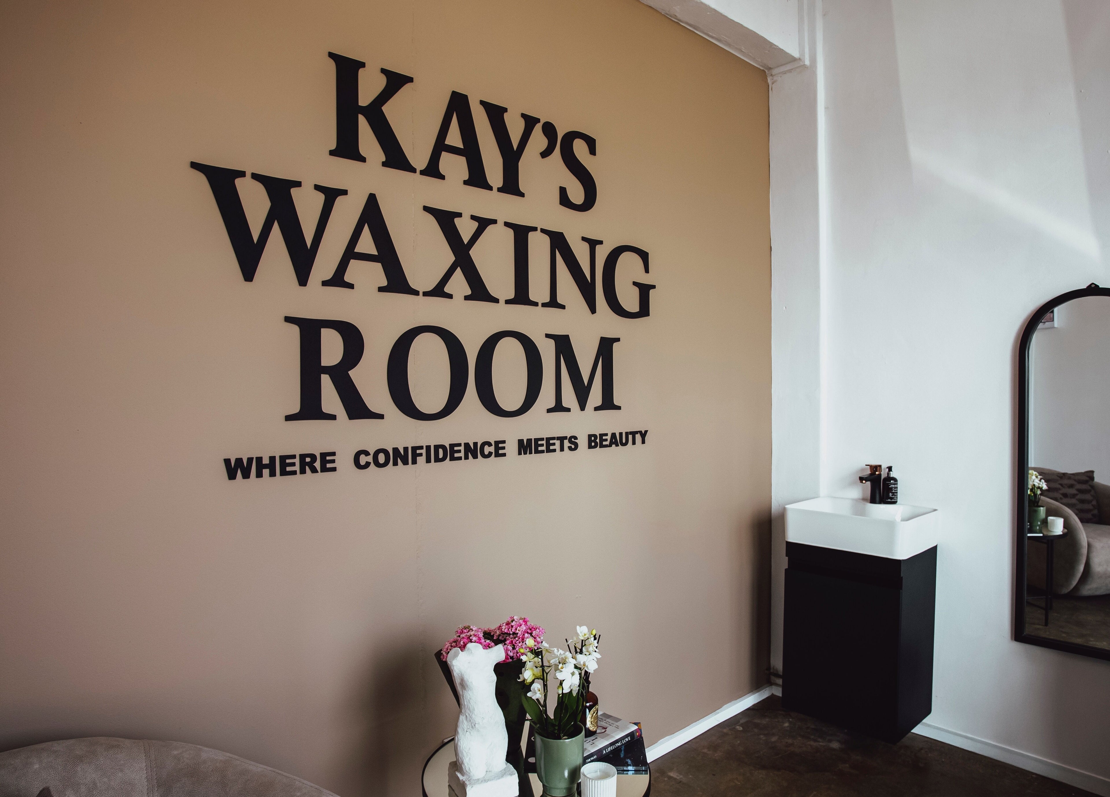 Interior of Kayswaxingroom in Umhlanga, Kwazulu-natal, ZA, featuring stylish decor and a welcoming ambiance.