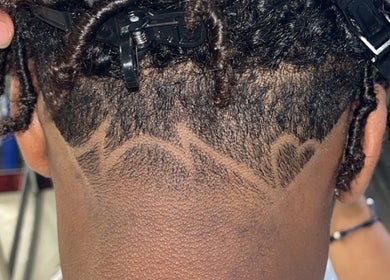 Design de cabelo detalhado no BlessedBy_Icutz, Differdange, Esch-sur-alzette, LU, destacando estilo moderno.