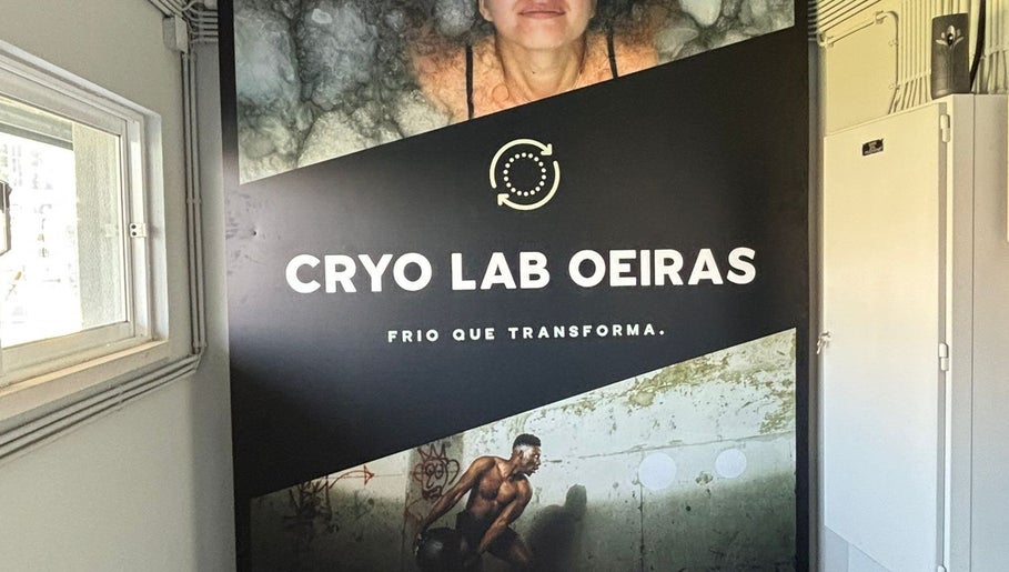 Cryo Lab Oeiras sign at Paço De Arcos, Lisboa, PT showcasing advanced cryotherapy.
