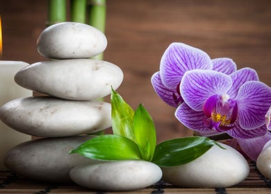 CréoliaSens: pierres et orchidées pour une ambiance zen à Baie-mahault, Basse-terre, GP.