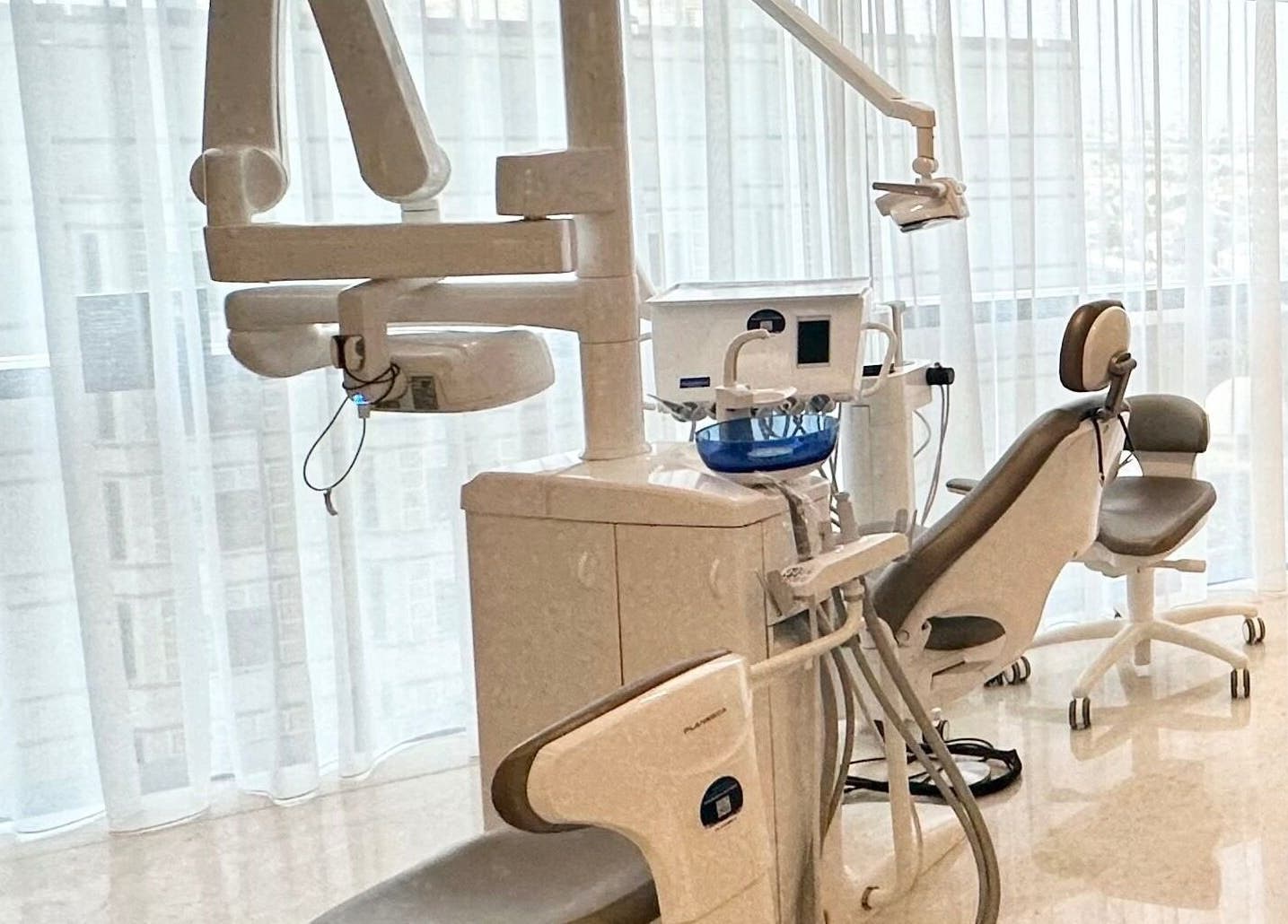 Modern dental suite at Apex Clinic in Jeddah, Makkah Province, SA with state-of-the-art equipment.