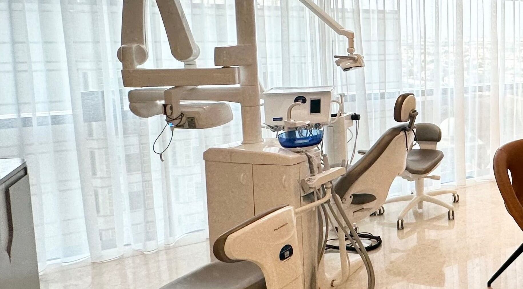 Modern dental suite at Apex Clinic in Jeddah, Makkah Province, SA with state-of-the-art equipment.