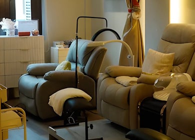 Luxurious seating at Reyouth Skin Beauty Care, Singapore, Singapore, SG. Relax in comfortable wellness ambiance.