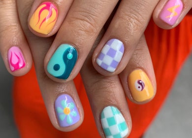 Kreative Nageldesigns bei ALLIANCE BIAB NAIL ART STUDIO in Hamburg, Hamburg, DE.