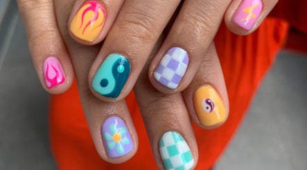 Kreative Nageldesigns bei ALLIANCE BIAB NAIL ART STUDIO in Hamburg, Hamburg, DE.